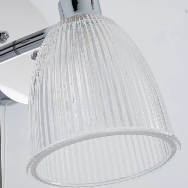 Dunelm Bremont Ribbed Glass Bathroom Wall Light 5 Dunelm Bremont Ribbed Glass Bathroom Wall Light - Image 3