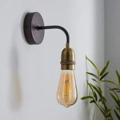 Dunelm Marsden Antique Brass Industrial Wall Light -Dunelm Shop 1000158761 alt01